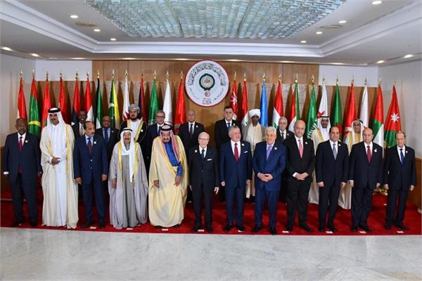 القادة العرب بقمة تونس