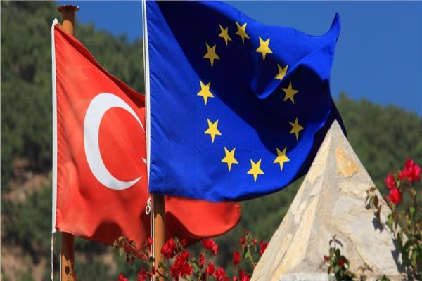 علما الاتحاد الأوروبي وتركيا