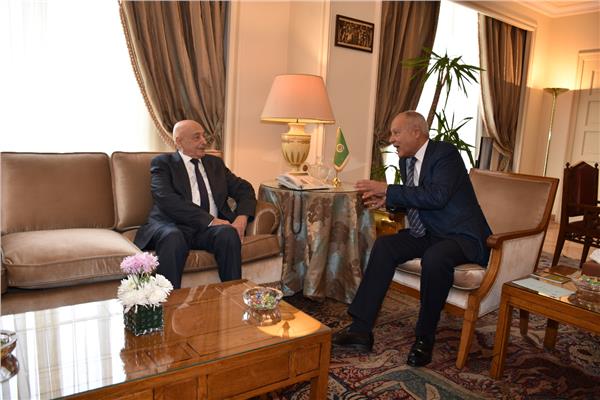 رئيس مجلس النواب الليبى  مع أبو الغيط 