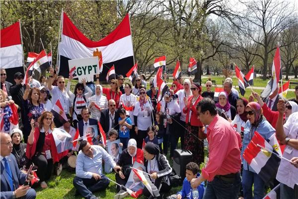  الجالية المصرية في أمريكا تحتشد لدعم السيسي خلال زيارته لواشنطن