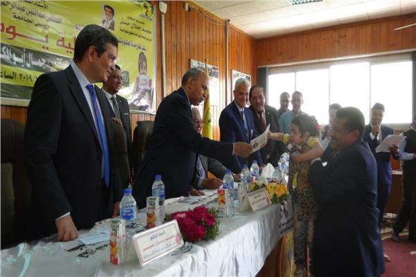 جامعة المنيا تكرم 120 طفلا في احتفالية كلية الزراعة بـ«يوم اليتيم»