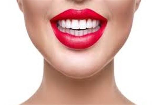 أهمية صناعة «إبتسامة هوليود» في عالم الأسنان 