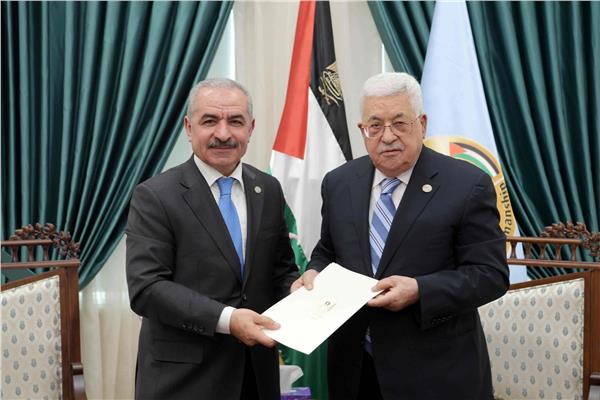 الحكومة الفلسطينية برئاسة محمد إشتية تؤدي اليمين القانونية