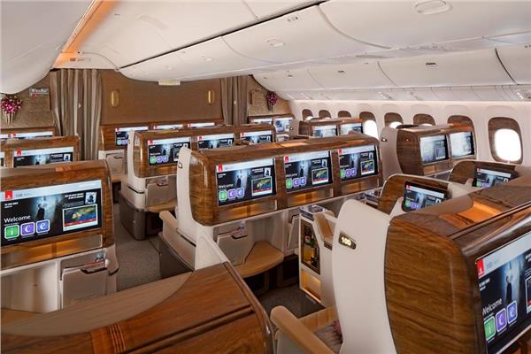 صور| الإمارات تشغل بوينج 777 16 أبريل