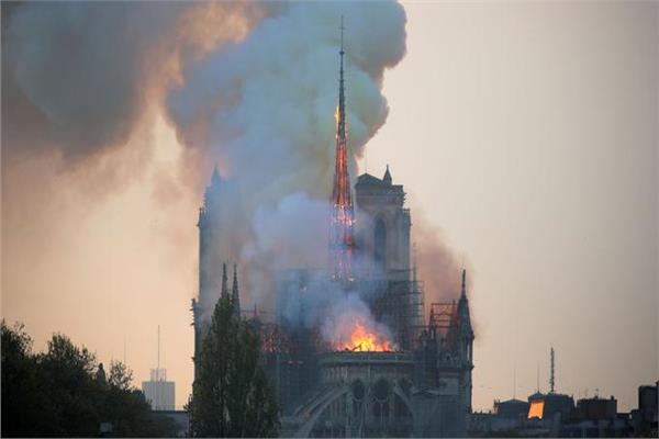  حريق كاتدرائية نوتردام