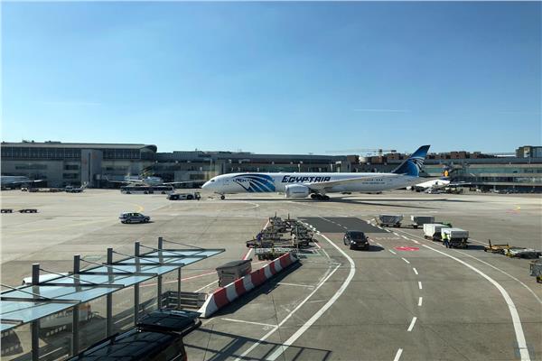 طائرة الأحلام الأولى تقلع من مطار فرانكفورت.. والطائرة الجديدة تدخل الخدمة 22 أبريل 