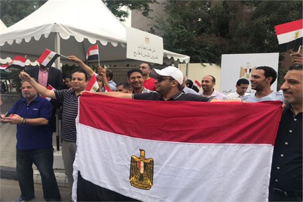 الجالية المصرية بالمغرب تدلي بأصواتها في الاستفتاء على التعديلات الدستورية