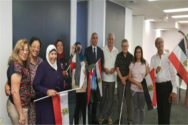 توافد عشرات المواطنين على السفارة المصرية بالجزائر للتصويت على التعديلات الدستورية