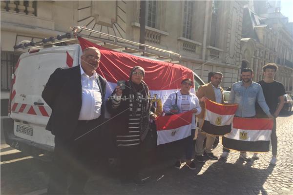 توافد المصريين فرنسا للمشاركة في الاستفتاء على التعديلات الدستورية