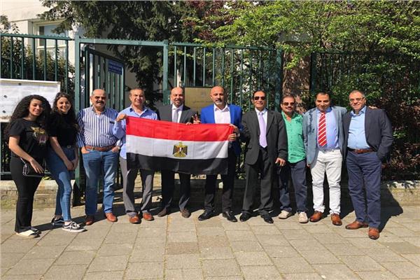 الجالية المصرية بهولندا تشارك في الاستفتاء على التعديلات الدستورية