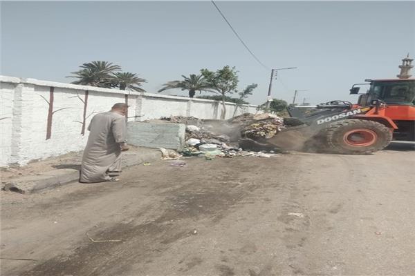 رفع ٦٠٠ طن من المخلفات بحي شرق شبرا الخيمة