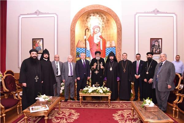 وفد الكنيسة الأرمينية يهنئ البابا تواضروس بعيد القيامة المجيد 