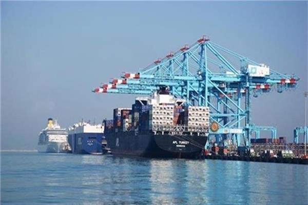 وصول 144 ألف طن قمح وذرة لميناء الإسكندرية