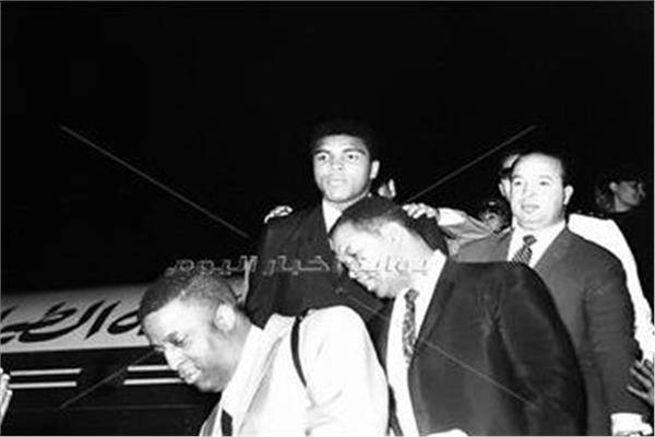 في عيدها الـ87| من بينهم «علي كلاي» .. زعماء ومشاهير ارتحلوا عبر «مصر للطيران»