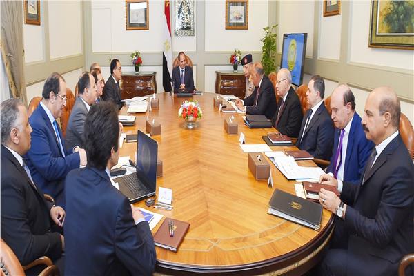 خلال لقاء الرئيس السيسى بمدبولي وعامر وعدد من الوزراء والمسؤولين
