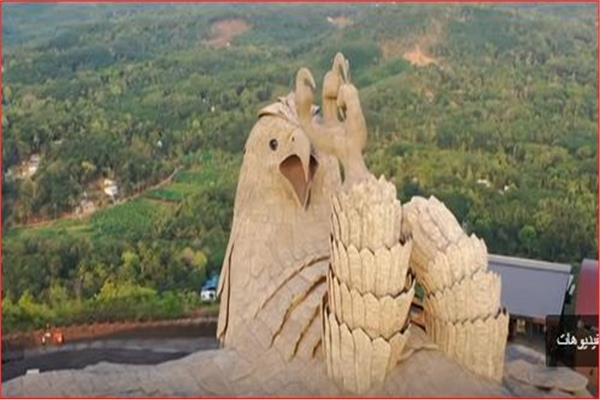  أكبر تمثال لطائر أسطوري في العالم