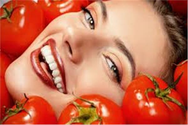 قناع الطماطم .. لـ «شد تجاعيد البشرة»