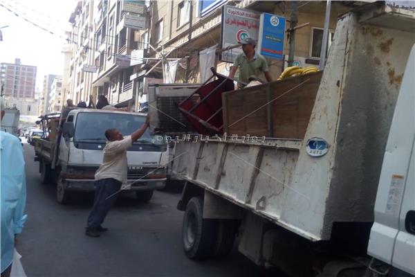 جانب من حملات إزالة اشغالات الطرق بالإسكندرية