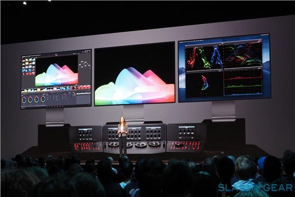 عرض شاشة Apple Pro Display XDR خلال مؤتمر المطوريين WWDC 2019