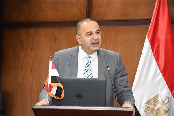 الدكتور أحمد كمالى نائب وزيرة التخطيط