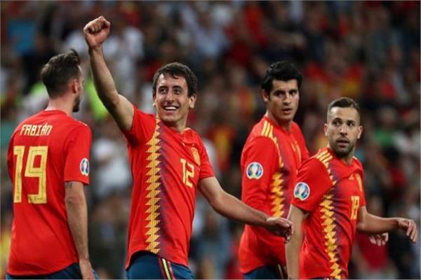 فرحة لاعبي منتخب اسبانيا بالفوز