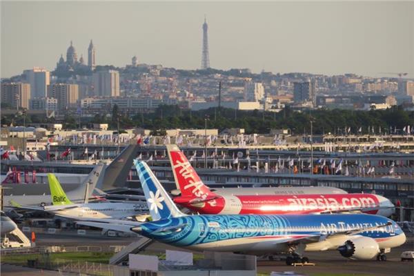 انطلاق معرض باريس للطيران 