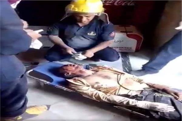 قوات الحماية المدنية بالإسكندرية تنجح في إنقاذ عامل بمطعم من تحت الأنقاض 