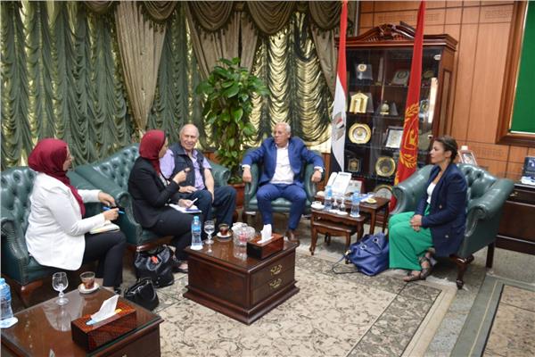 محافظ بورسعيد يلتقي  بمسئولي برنامج دعم إصلاح التعليم الفني 