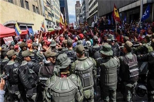 فنزويلا تعتقل ستة مسؤولين في الجيش والشرطة