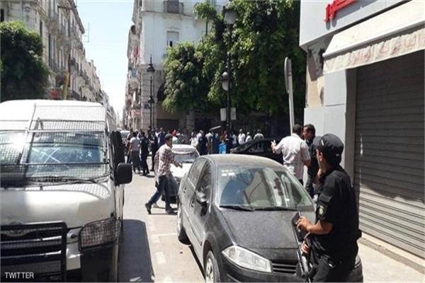 اللقطات الأولى لتفجير انتحاري في تونس