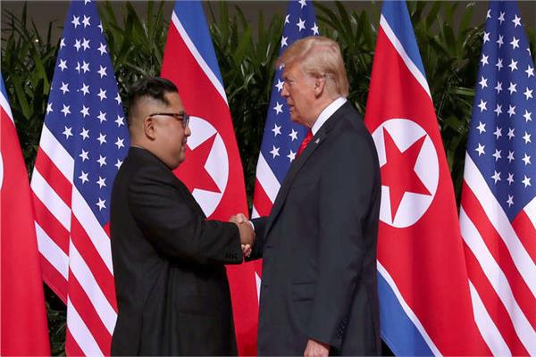 الرئيس الأمريكي دونالد ترامب وننظيره الكوري الشمالي كيم كونج أون