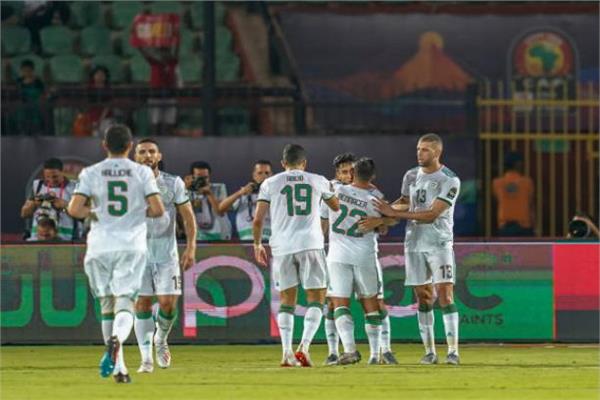 فرحة لاعبي الجزائر بالفوز