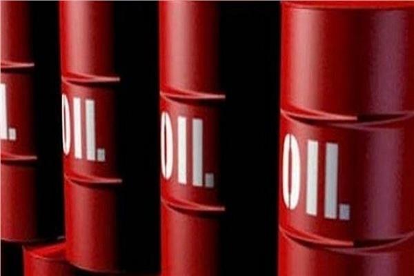 «البترول» تستعرض مع المؤسسة الكويتية عقدين لتوريد زيت خام لتكريره بمصر