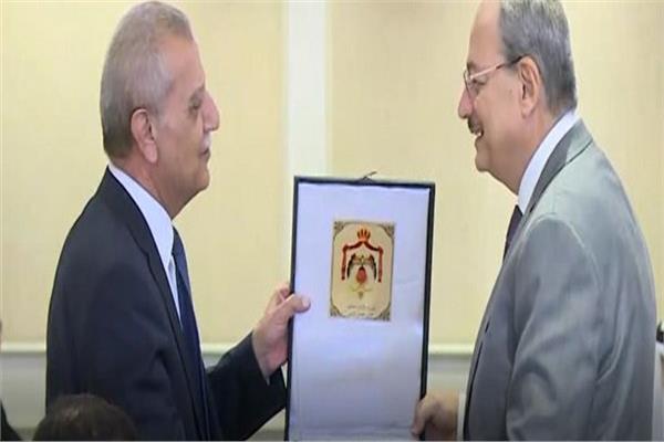 النائب العام الأردني يقدم لنظيره المصرية درع المجلس القضائي