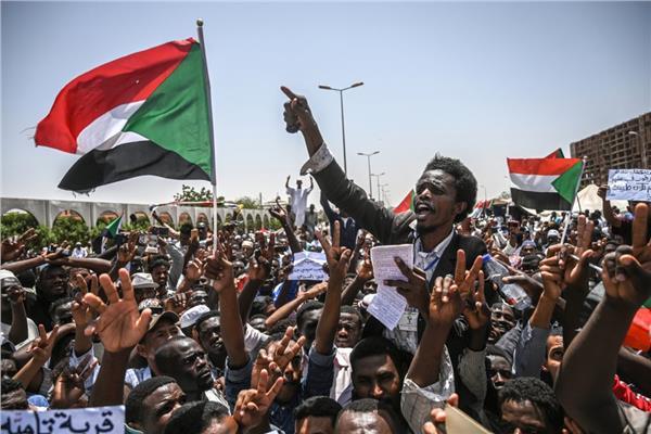 المبعوث الإفريقي يعلن الاتفاق على تشكيل مجلس سيادي في السودان لمدة 3 سنوا