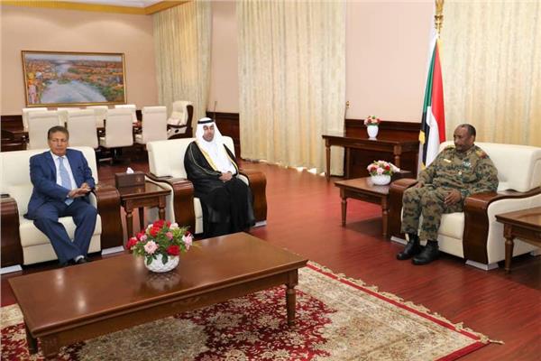 مشعل بن فهم السلمي يلتقي رئيس المجلس العسكري الانتقالي السوداني 