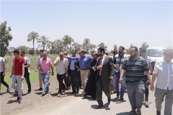 زيارة ميدانية للجنة جامعة المنصورة لتطوير قرية غزالة لتقييم الخدمات وتحديد الاحتياجات