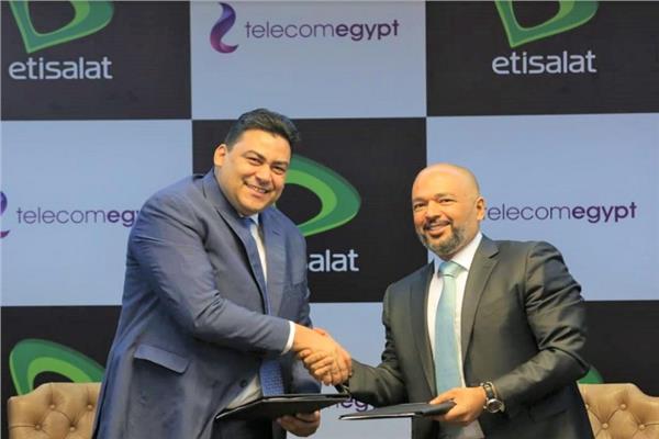 4 اتفاقيات بين «المصرية للاتصالات» و «اتصالات مصر»  لخدمات الصوت الثابت الافتراضي والإتاحة