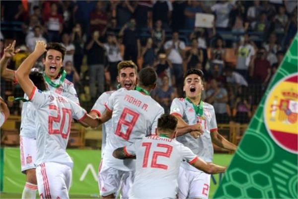 فرحة لاعبي المنتخب الإسباني بالفوز