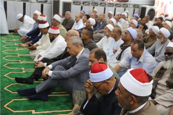 بالجهود الذاتية .. محافظ قنا يفتتح مسجد الترامي بتكلفة 4 ملايين جنيه 