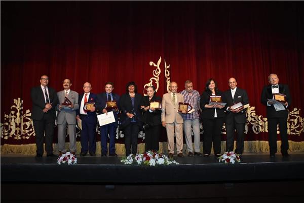 وزيرة الثقافة تكرم 9 شخصيات من فناني ومبدعي الإسكندرية