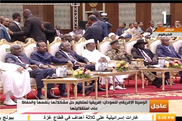 توقيع اتفاق المرحلة الانتقالية بين المجلس العسكري السوداني وحركة احتجاج