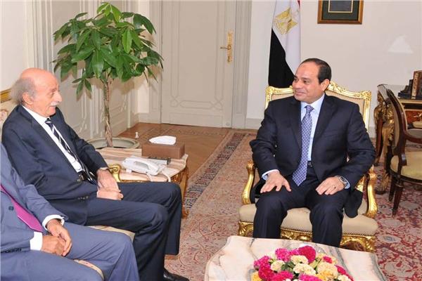 الرئيس عبد الفتاح السيسي خلال استقباله جنبلاط في لقاء سابق