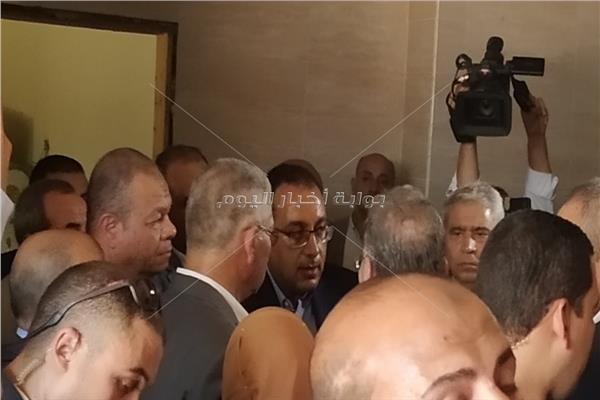 الدكتور مصطفى مدبولي رئيس مجلس الوزراء خلال زيارته لمستشفى سمالوط