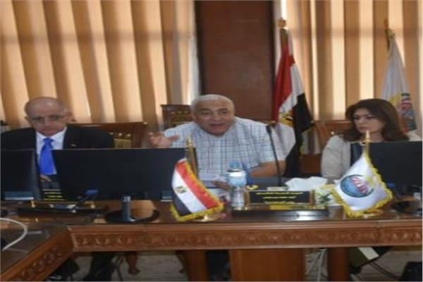 انعقاد مجلس عمداء جامعة مدينة السادات لبحث جدول أعماله
