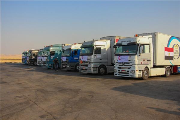الهلال الأحمر المصري يقدم مساعدات 587 طن مواد غذائية لدولة السودان 