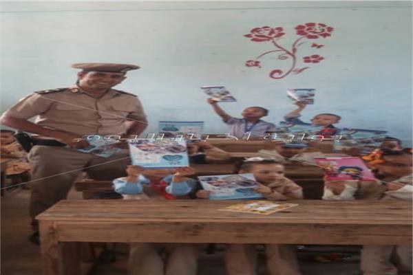 «شرطة فرشوط» تُوزع كرّاسات على التلاميذ وترافق أبناء الشهداء