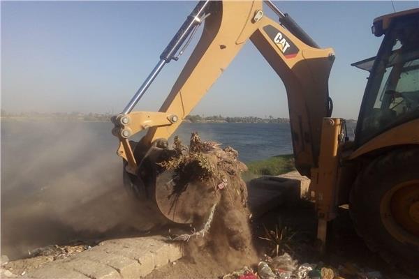 رفع 150 طن قمامة ومخلفات من شوارع قرية "السمطا" بالبلينا