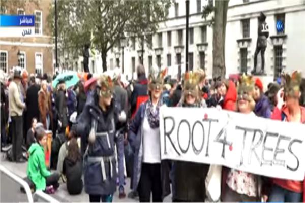  نشطاء يغلقون طرق رئيسية في لندن