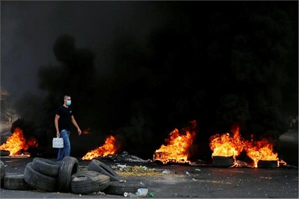 صورة من رويترز لتظاهرات لبنان